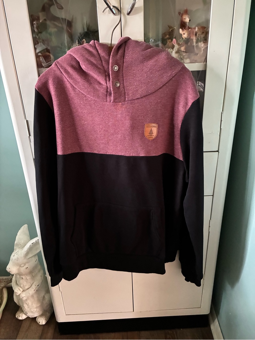 Wanakome sz XL Men's Two-Tone Wine and Black Hooded Pullover